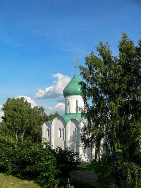 Old Russian church in the forest - Fotó, kép