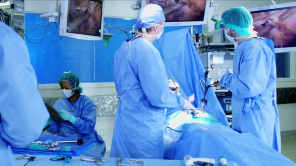 płci męskiej i żeńskiej szkolenia w Laparoskopia Chirurgia  - Materiał filmowy, wideo