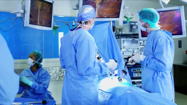 Tıbbi ekip endoskopi kullanarak  - Video, Çekim
