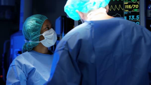 Medizinisches Team bei laparoskopischen Operationen - Filmmaterial, Video