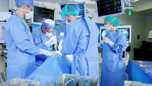 equipe médica realizando cirurgia ortopédica
 - Filmagem, Vídeo