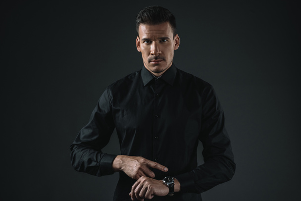 fashionable man in black outfit - Foto, Imagem