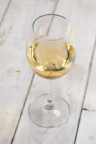 glass of white wine - Фото, изображение