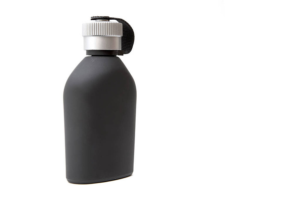 Пляшка води на білому тлі
 - Фото, зображення