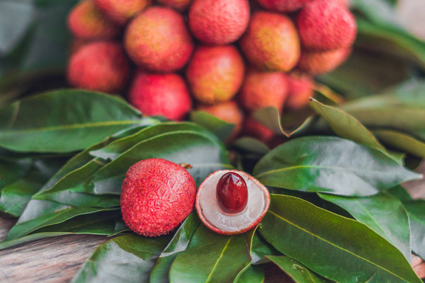 Fresh organic lychee fruits - Foto, afbeelding