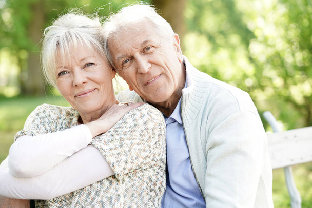 Senior couple embracing - Foto, Imagen