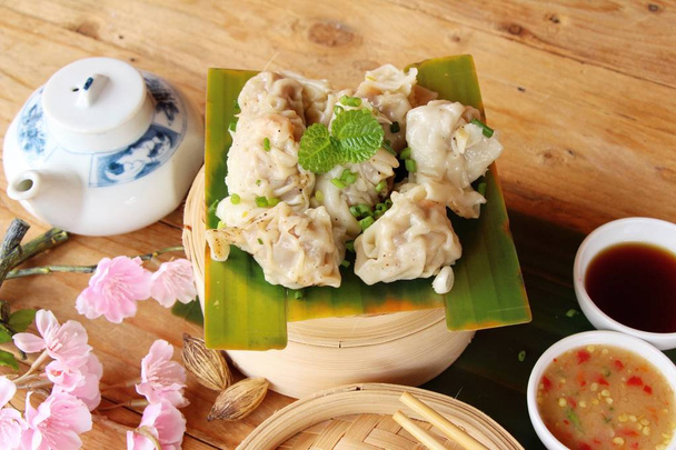 El dumpling chino al vapor con salsa es delicioso
 - Foto, imagen