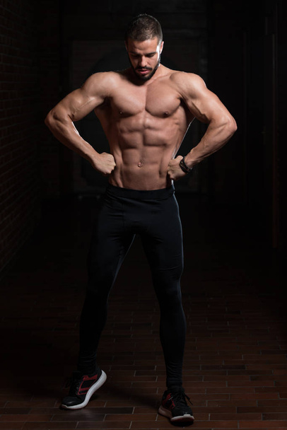 Model Standing Strong In Gym - Foto, Imagem