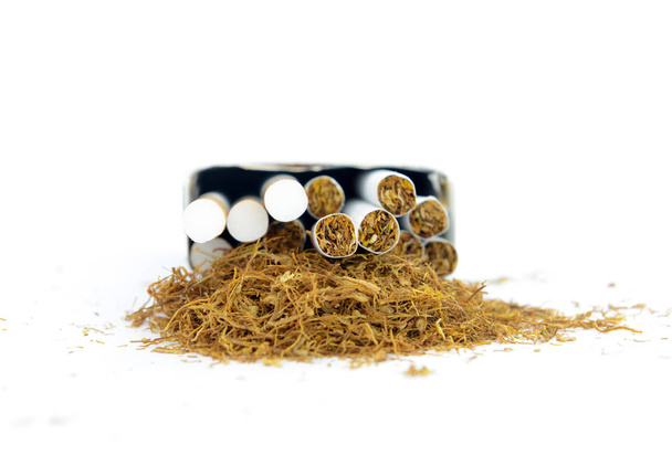 cigarrillos y tabaco, primer plano
 - Foto, imagen