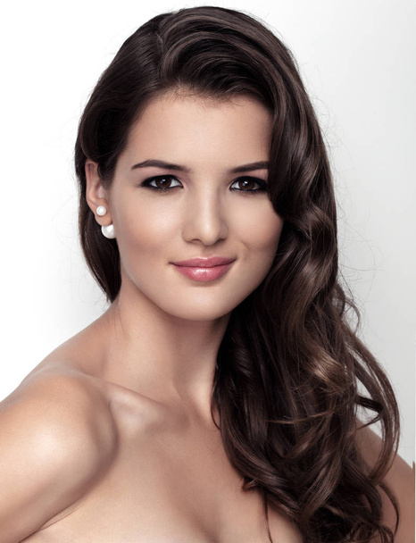 Beautiful model wearing hair wedding accessories - Valokuva, kuva