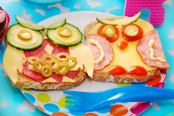 Funny sandwiches with owl for child - Foto, afbeelding