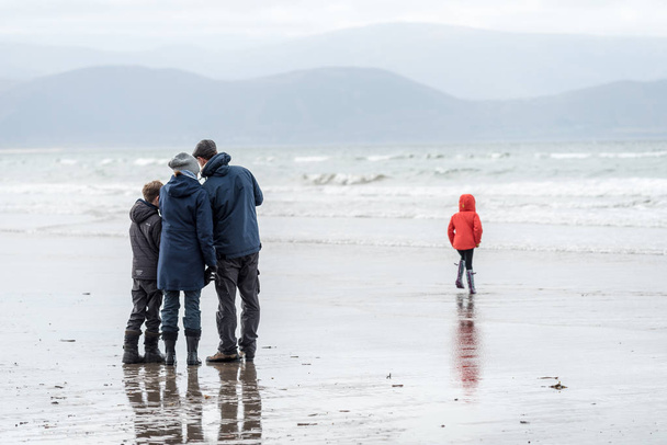 Family Confers at inch Beach - Photo, Image