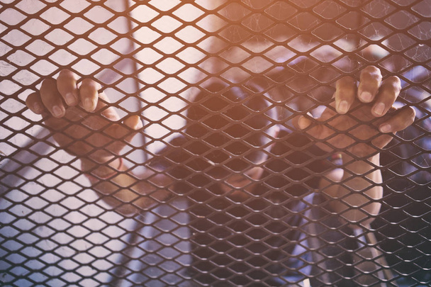 εμπορία ανθρώπων, τροφοδοσίες δεμένα μαζί με σχοινί - Φωτογραφία, εικόνα