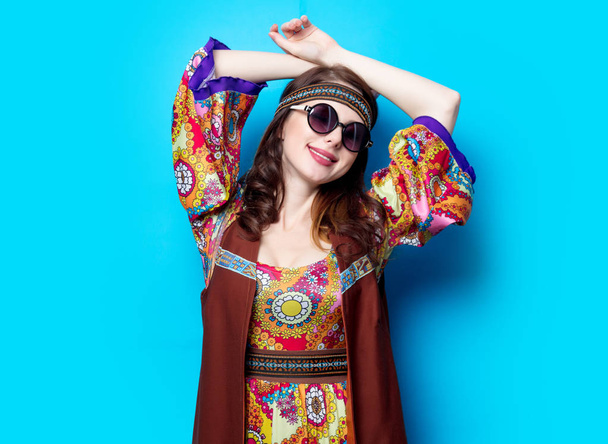 hippie fille avec des lunettes de soleil
 - Photo, image