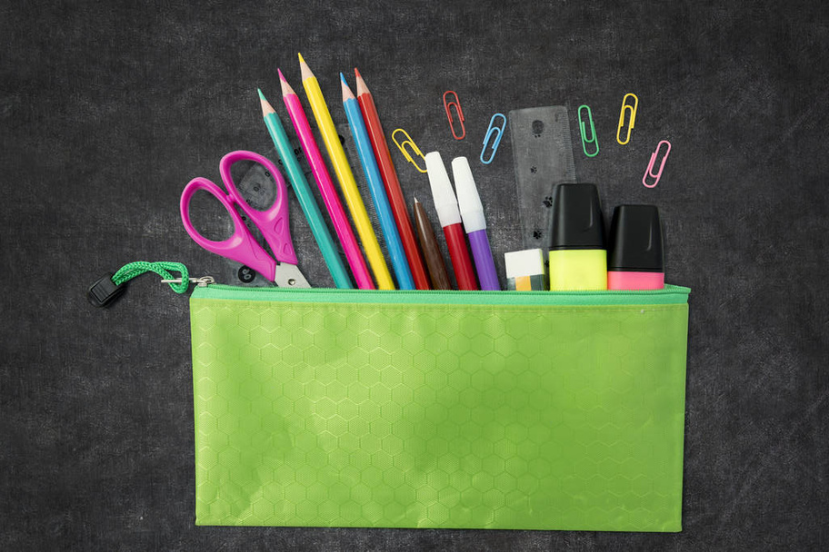 School supplies in pencil case  - Foto, Bild