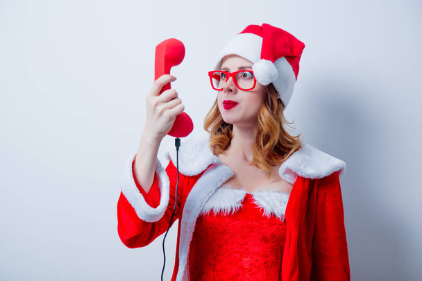 Gözlük ve cep telefonu ile Noel Baba kız - Fotoğraf, Görsel