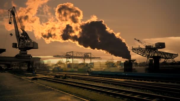 βιομηχανικό υπόβαθρο αιθαλομίχλη ρύπανσης - Πλάνα, βίντεο