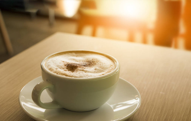 Kuppi cappuccino kahvia - Valokuva, kuva