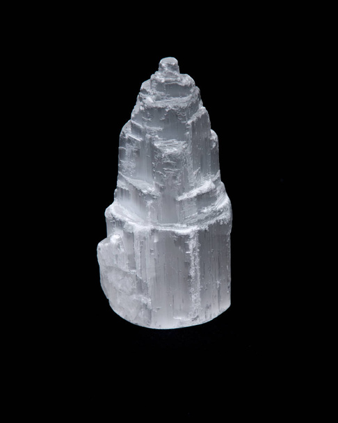 Escultura selenita branca do Everest
 - Foto, Imagem