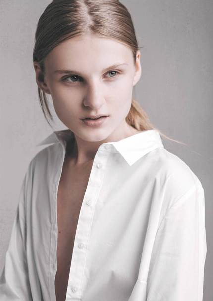 Model test with young beautiful fashion model - Fotografie, Obrázek