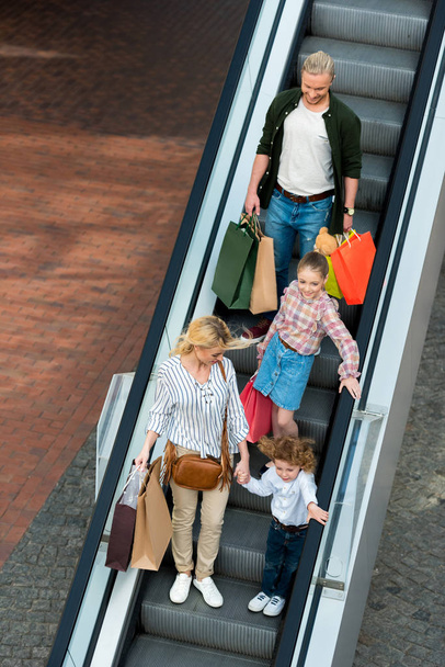 Happy family shopping  - Fotoğraf, Görsel
