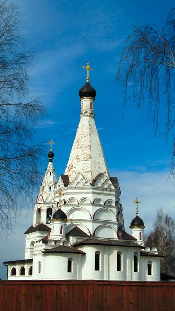 Vnější pohled na kostel Zjevení Páně ve Krasnoe na Volge, Kostromskaya oblast, Rusko, - Fotografie, Obrázek