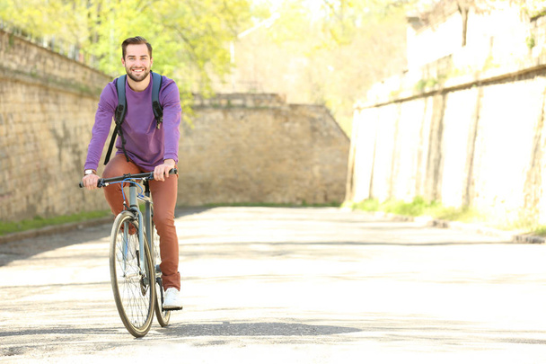  man riding bicycle - Zdjęcie, obraz