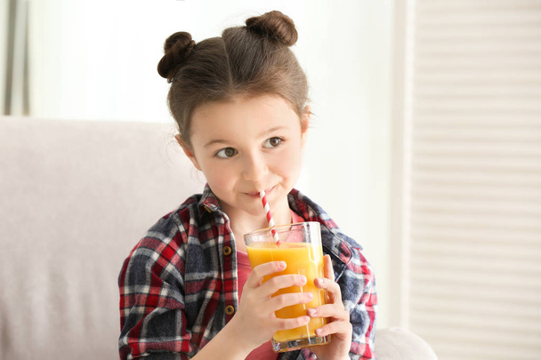 Cute little girl drinking juice - Foto, Imagem