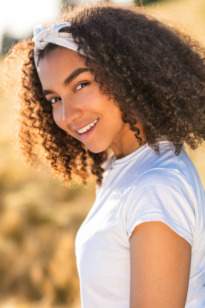 Beautiful Mixed Race African American Girl Teenager - Foto, immagini