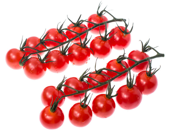 Damla su ile kırmızı Olgun Kiraz domates Şubesi - Fotoğraf, Görsel