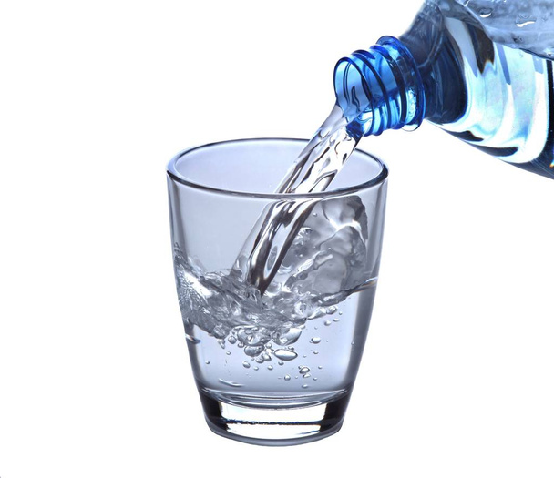 Waterglas met fles - Foto, afbeelding