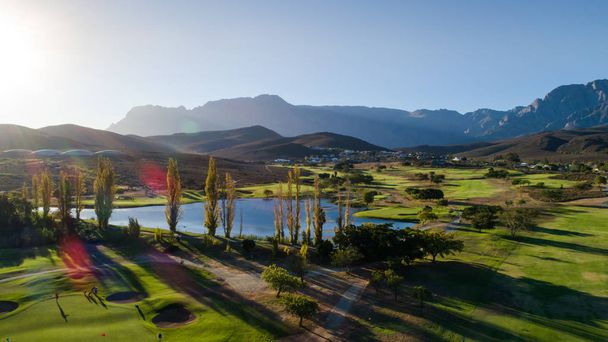 Widok na pole golfowe w Republice Południowej Afryki - Zdjęcie, obraz
