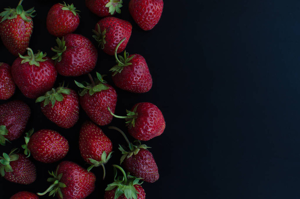 Bright ripe strawberries - Foto, immagini