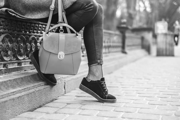Woman on street with backpack - Valokuva, kuva
