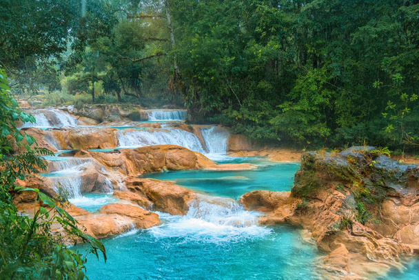 Cascadas de Água Azul cachoeiras. Água Azul. Yucatan. México
 - Foto, Imagem
