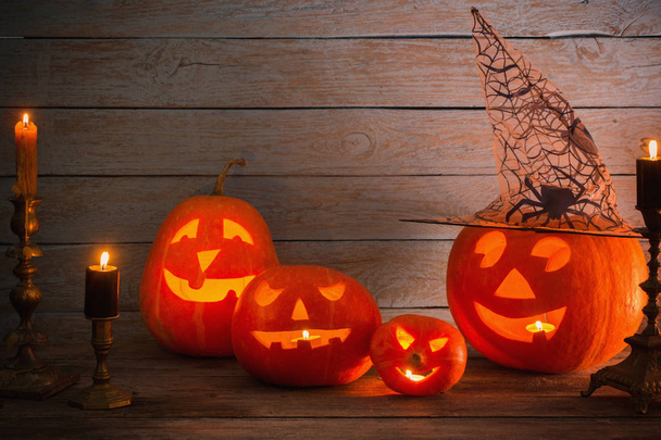 halloween pumpkin on wooden background - Фото, зображення