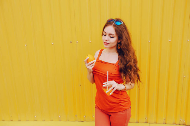 girl with fruit - Фото, изображение