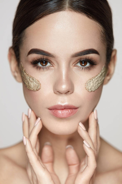 Beauty Skin Scrub. Girl With Stripes Of Cosmetic Mask On Face - Zdjęcie, obraz