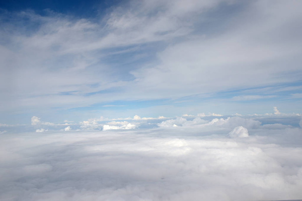 Chmury i błękitne niebo - Zdjęcie, obraz