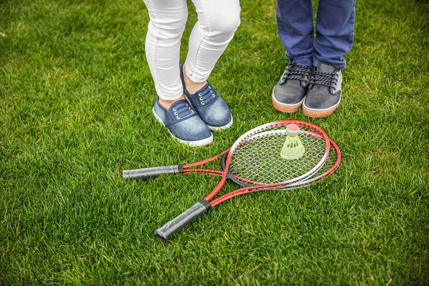 Children with badminton equipment - Zdjęcie, obraz
