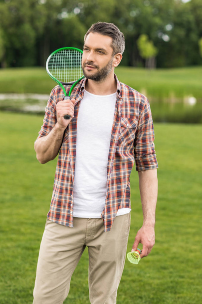 Man playing badminton  - 写真・画像
