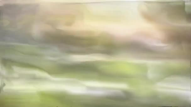 bläulich vibrierende Wasseroberfläche mit Reflexion von grünem Laub - Filmmaterial, Video