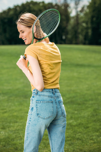 γυναίκα με racquet Μπάντμιντον  - Φωτογραφία, εικόνα