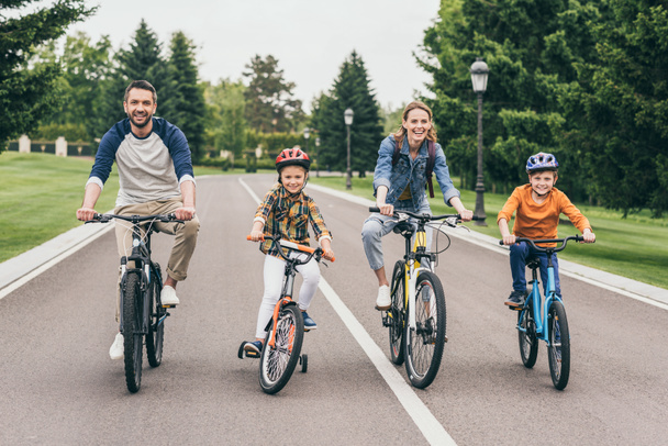 Aile bisikletleri - Fotoğraf, Görsel