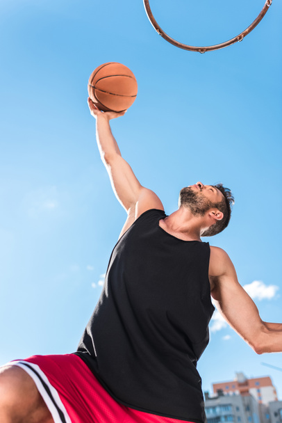 basketball player with ball - Zdjęcie, obraz