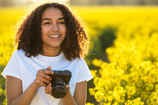 Beautiful Mixed Race African American Girl Teenager Using Camera - Valokuva, kuva