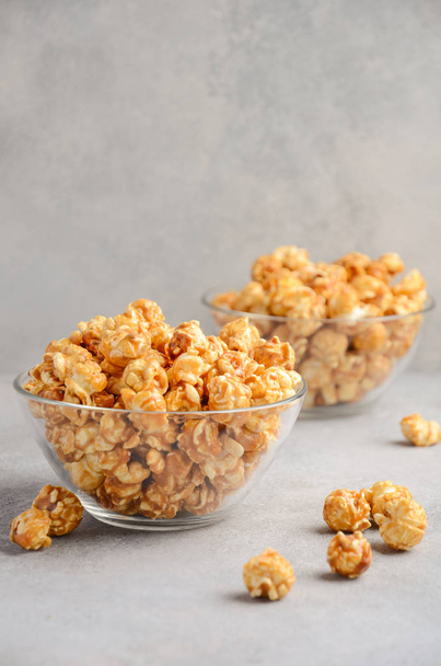 Popcorn al caramello fatti in casa
 - Foto, immagini