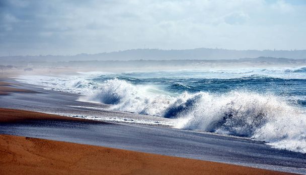 Хвилі і піщаний пляж для фону
 - Фото, зображення
