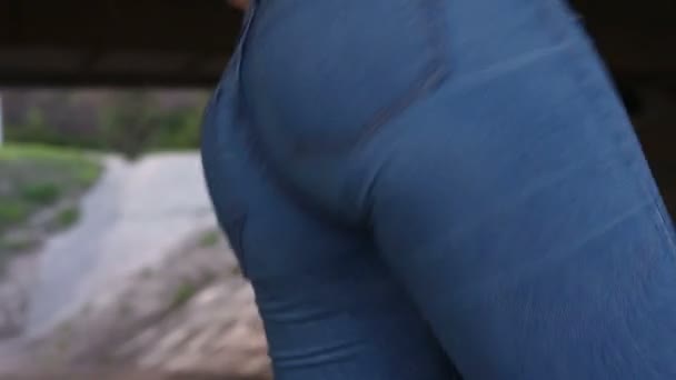 Sexy Woman Ass Dancing in jeans. Shaking Butt Closeup - Séquence, vidéo