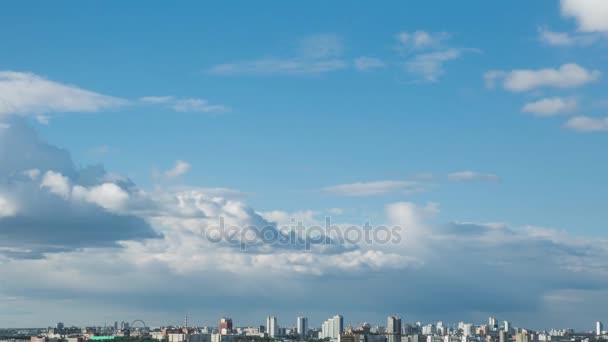 Bir şehir yelken bulutları  - Video, Çekim